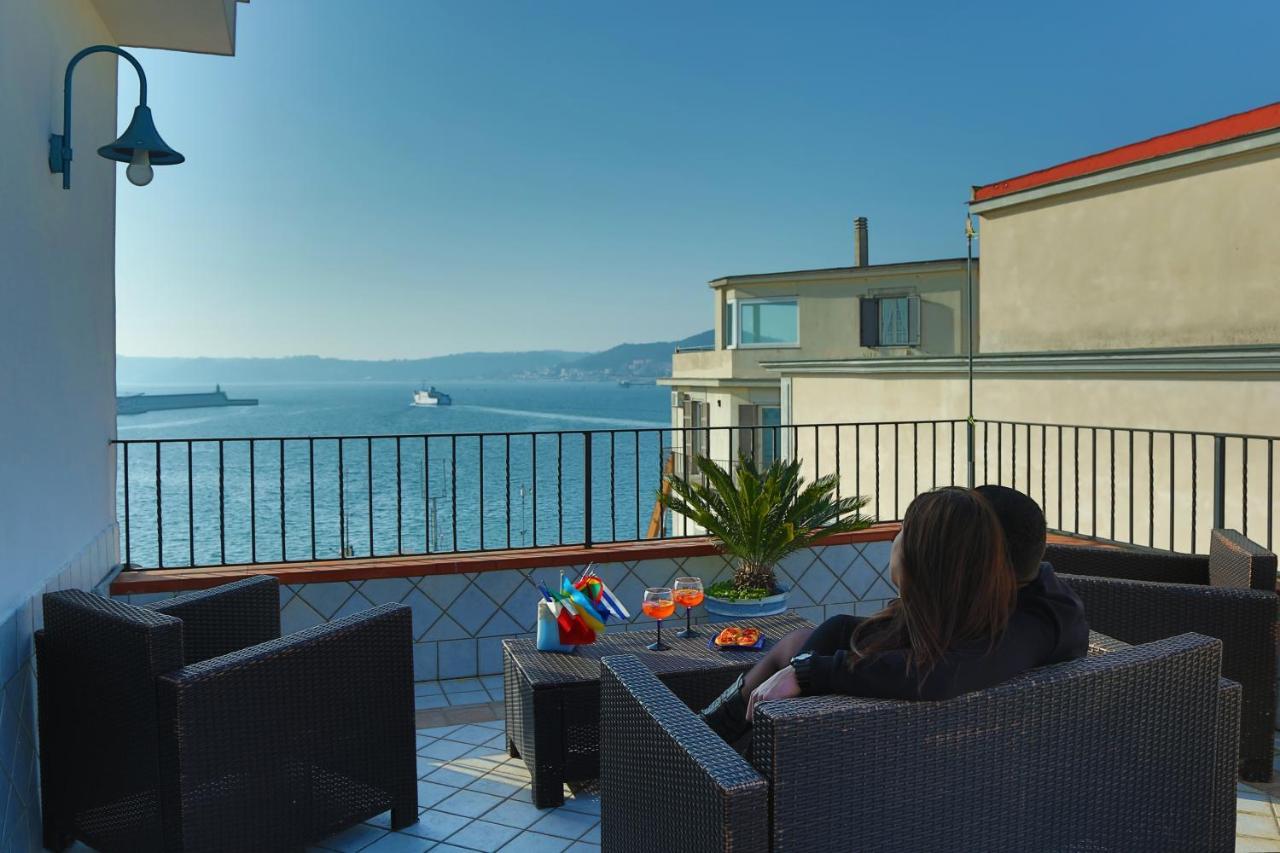 Hotel Darsena Pozzuoli Exterior photo