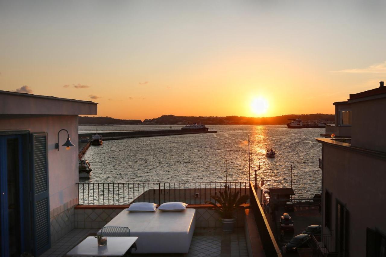 Hotel Darsena Pozzuoli Exterior photo