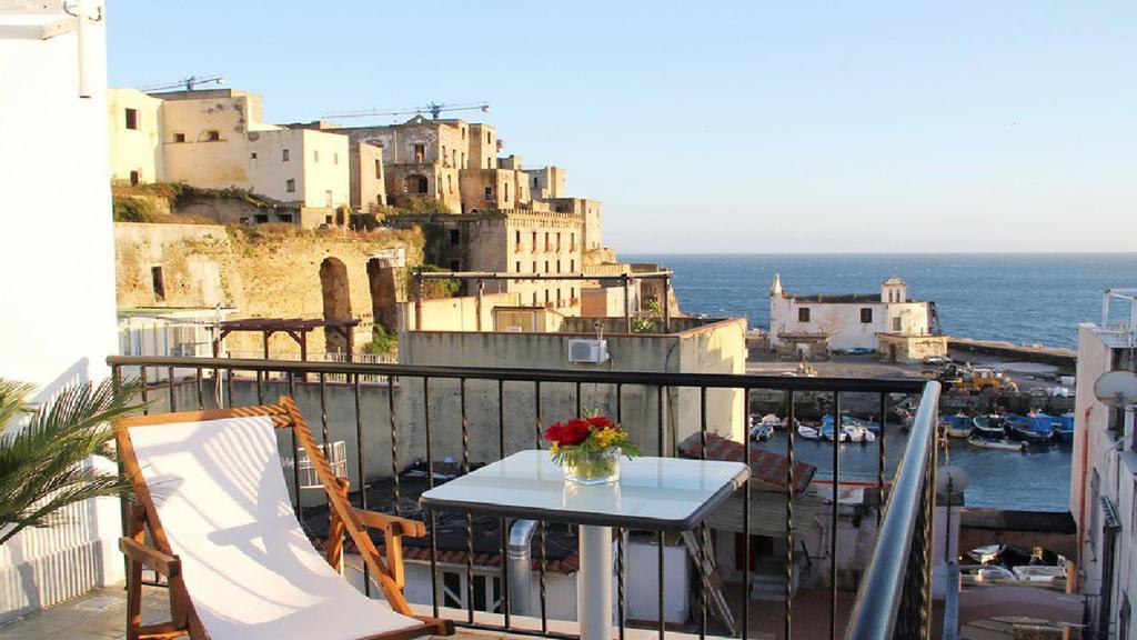 Hotel Darsena Pozzuoli Exterior photo